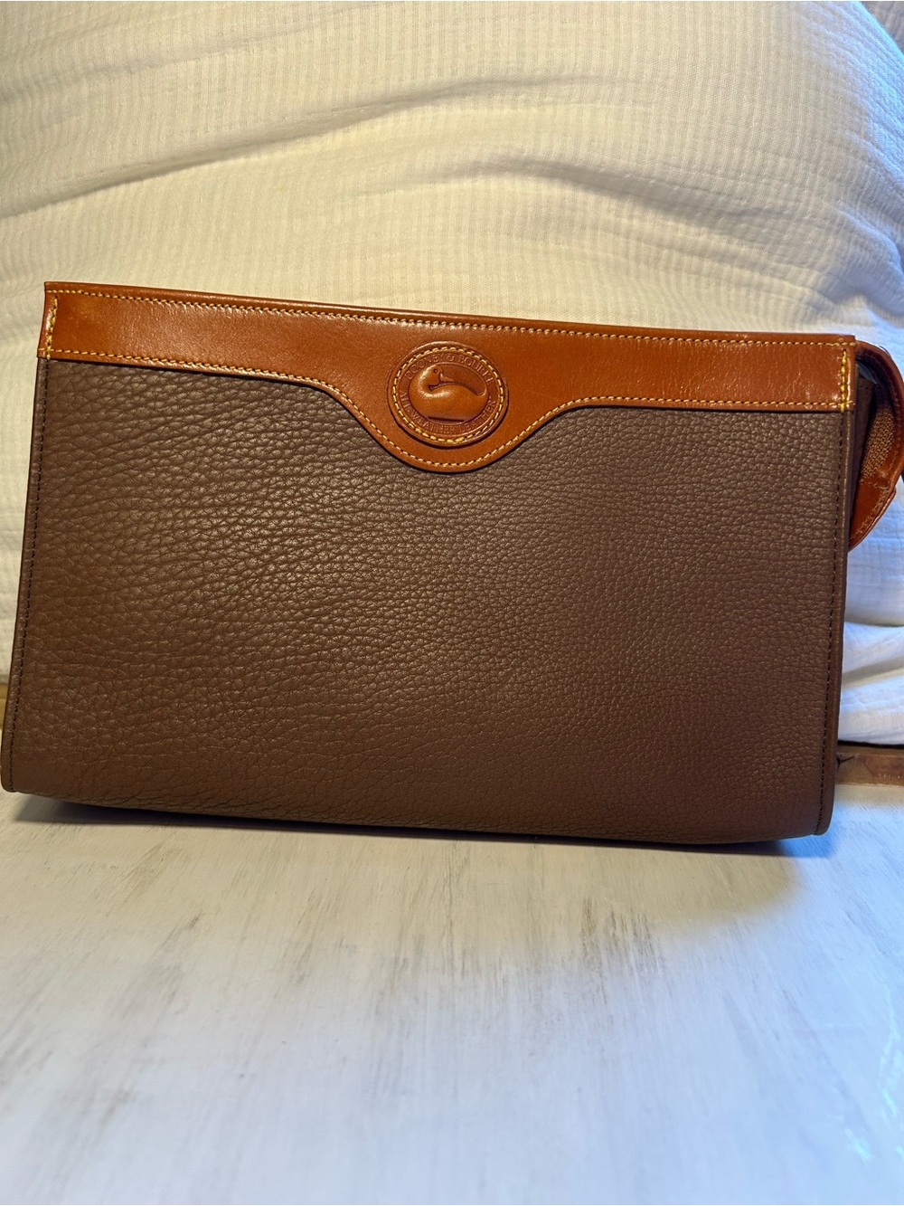 Vintage Dooney & Bourke Brown Leather Clutch with Tan Trim - Picture 4 of 7